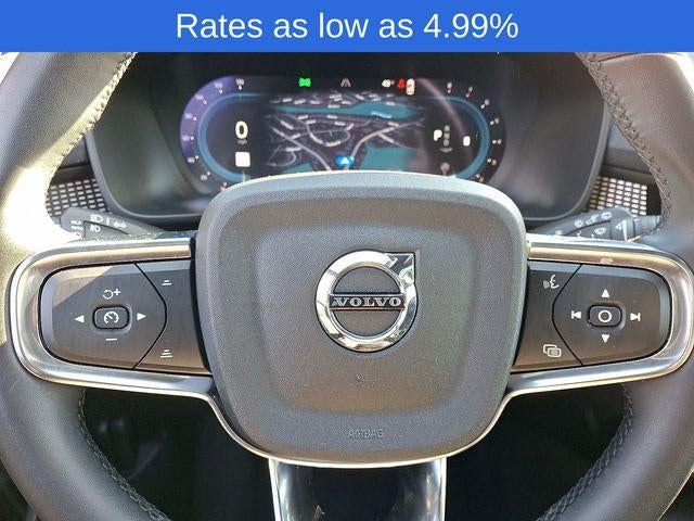 2023 Volvo XC40 B5 AWD Plus Dark Theme