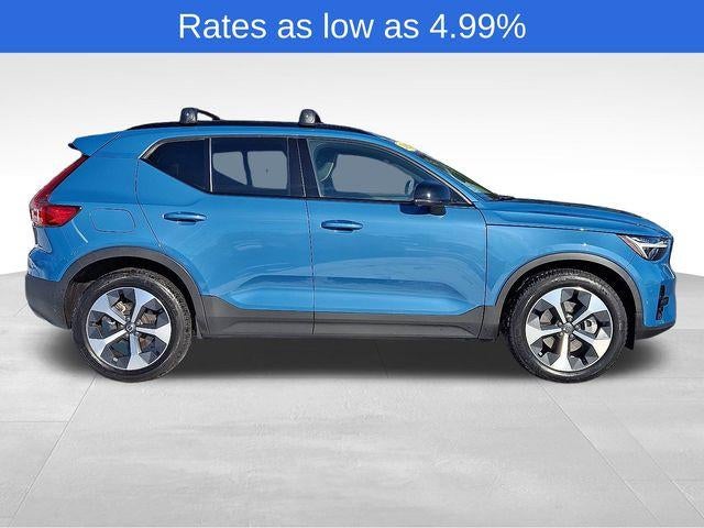 2023 Volvo XC40 B5 AWD Plus Dark Theme