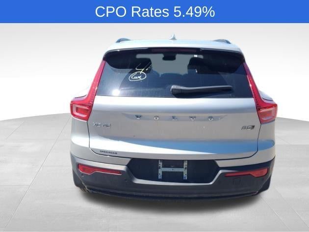 2023 Volvo XC40 B5 AWD Plus Dark Theme