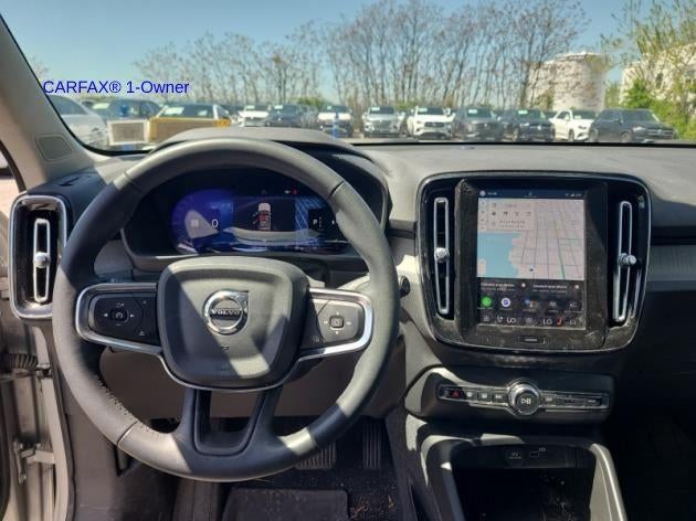 2023 Volvo XC40 B5 AWD Plus Dark Theme