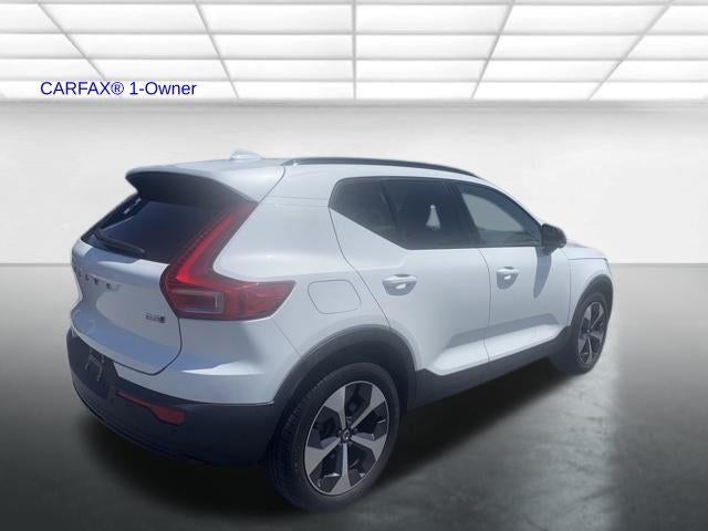 2023 Volvo XC40 B5 AWD Plus Dark Theme