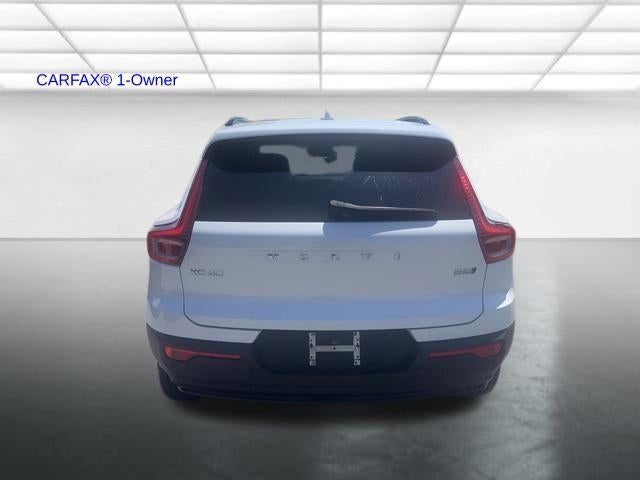 2023 Volvo XC40 B5 AWD Plus Dark Theme