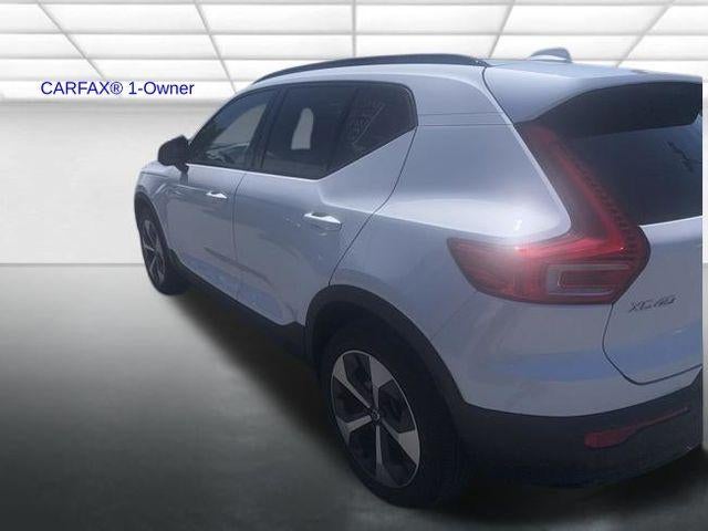 2023 Volvo XC40 B5 AWD Plus Dark Theme