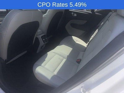 2023 Volvo XC40 B5 AWD Plus Dark Theme
