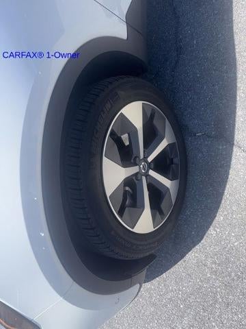 2023 Volvo XC40 B5 AWD Plus Dark Theme