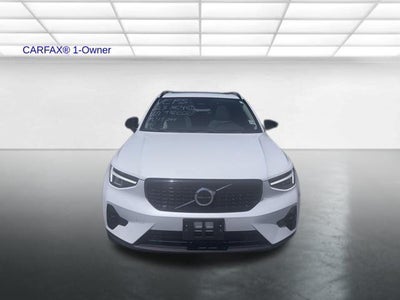 2023 Volvo XC40 B5 AWD Plus Dark Theme
