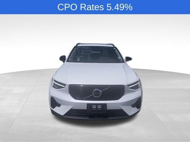 2023 Volvo XC40 B5 AWD Plus Dark Theme
