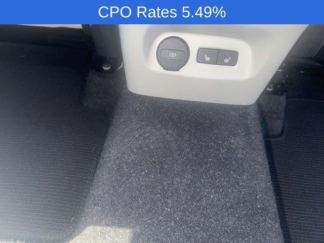 2023 Volvo XC40 B5 AWD Plus Dark Theme