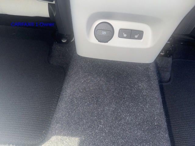 2023 Volvo XC40 B5 AWD Plus Dark Theme