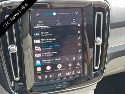 2023 Volvo XC40 B5 AWD Plus Dark Theme