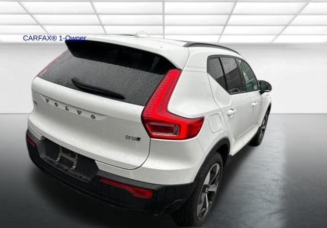 2023 Volvo XC40 B5 AWD Plus Dark Theme
