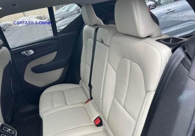 2023 Volvo XC40 B5 AWD Plus Dark Theme