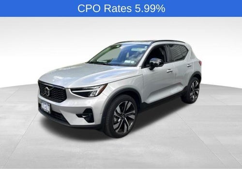 2023 Volvo XC40 B5 AWD Plus Dark Theme