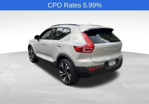 2023 Volvo XC40 B5 AWD Plus Dark Theme
