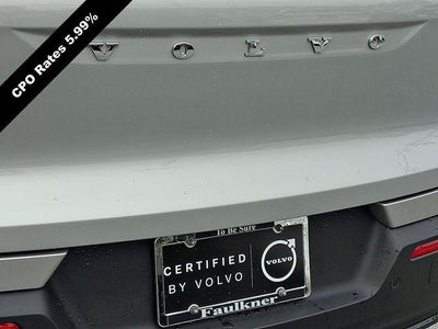 2023 Volvo XC40 B5 AWD Plus Dark Theme