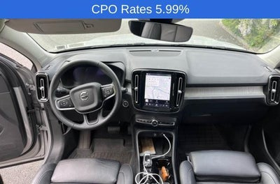 2023 Volvo XC40 B5 AWD Plus Dark Theme