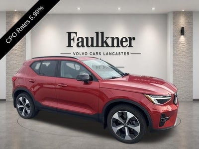 2023 Volvo XC40 B5 AWD Plus Dark Theme