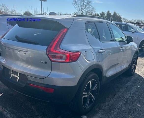2023 Volvo XC40 B5 AWD Plus Dark Theme