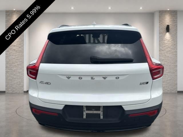 2023 Volvo XC40 B5 AWD Plus Dark Theme