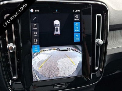 2023 Volvo XC40 B5 AWD Plus Dark Theme
