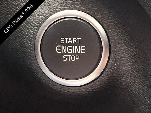2023 Volvo XC40 B5 AWD Plus Dark Theme