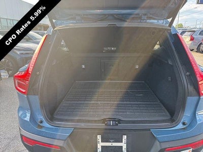 2023 Volvo XC40 B5 AWD Ultimate Dark Theme
