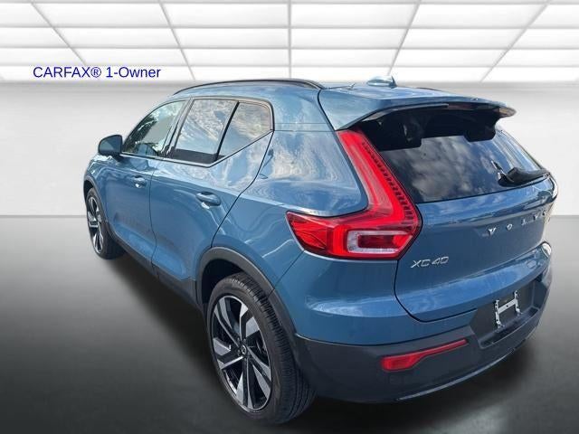 2023 Volvo XC40 B5 AWD Ultimate Dark Theme