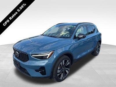 2023 Volvo XC40 B5 AWD Ultimate Dark Theme