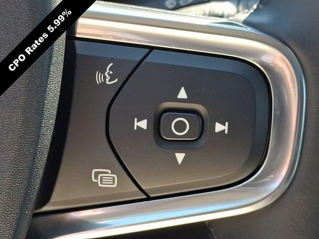 2023 Volvo XC40 B5 AWD Ultimate Dark Theme