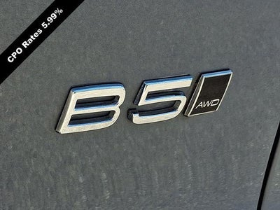 2023 Volvo XC40 B5 AWD Ultimate Dark Theme
