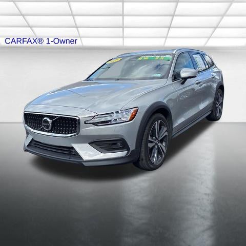 2025 Volvo V60 Cross Country B5 AWD Plus