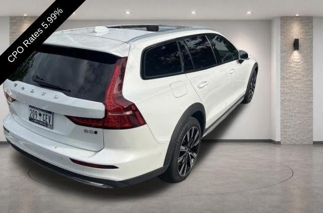 2025 Volvo V60 Cross Country B5 AWD Ultra