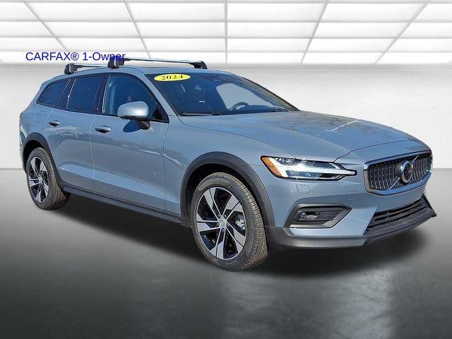 2024 Volvo V60 Cross Country B5 AWD Plus