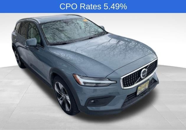 2024 Volvo V60 Cross Country B5 AWD Plus
