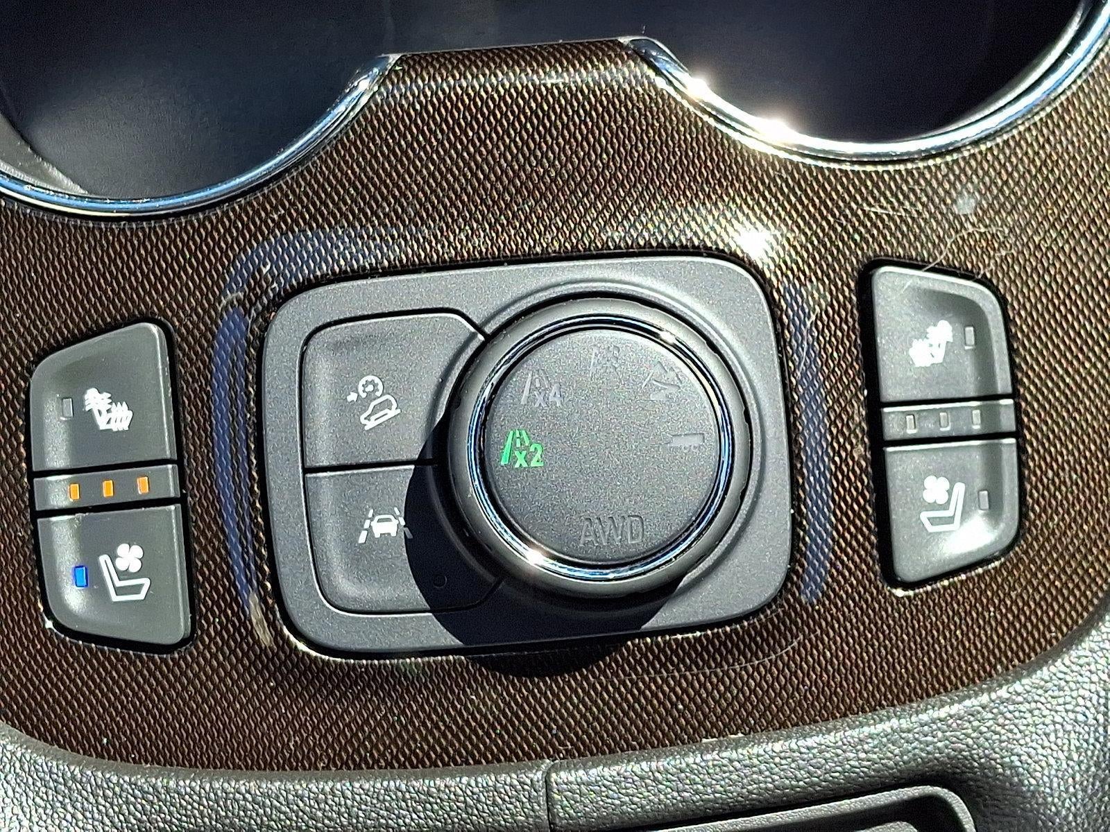 2022 GMC Acadia AWD AT4