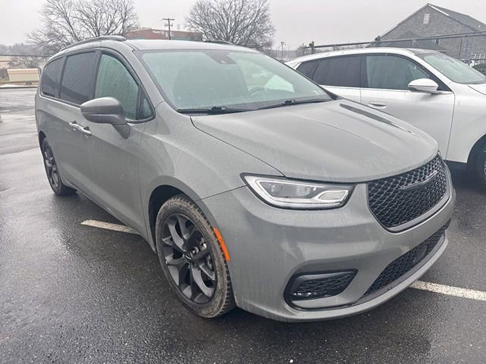 2022 Chrysler Pacifica Touring L FWD