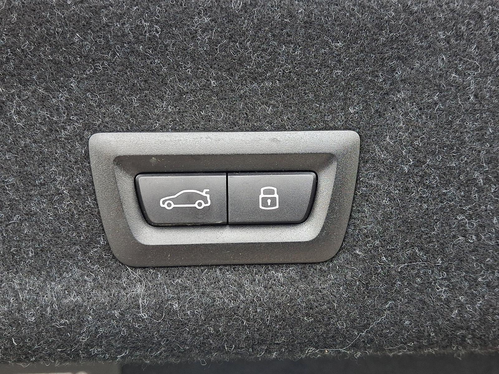 2025 BMW 330i xDrive Sedan