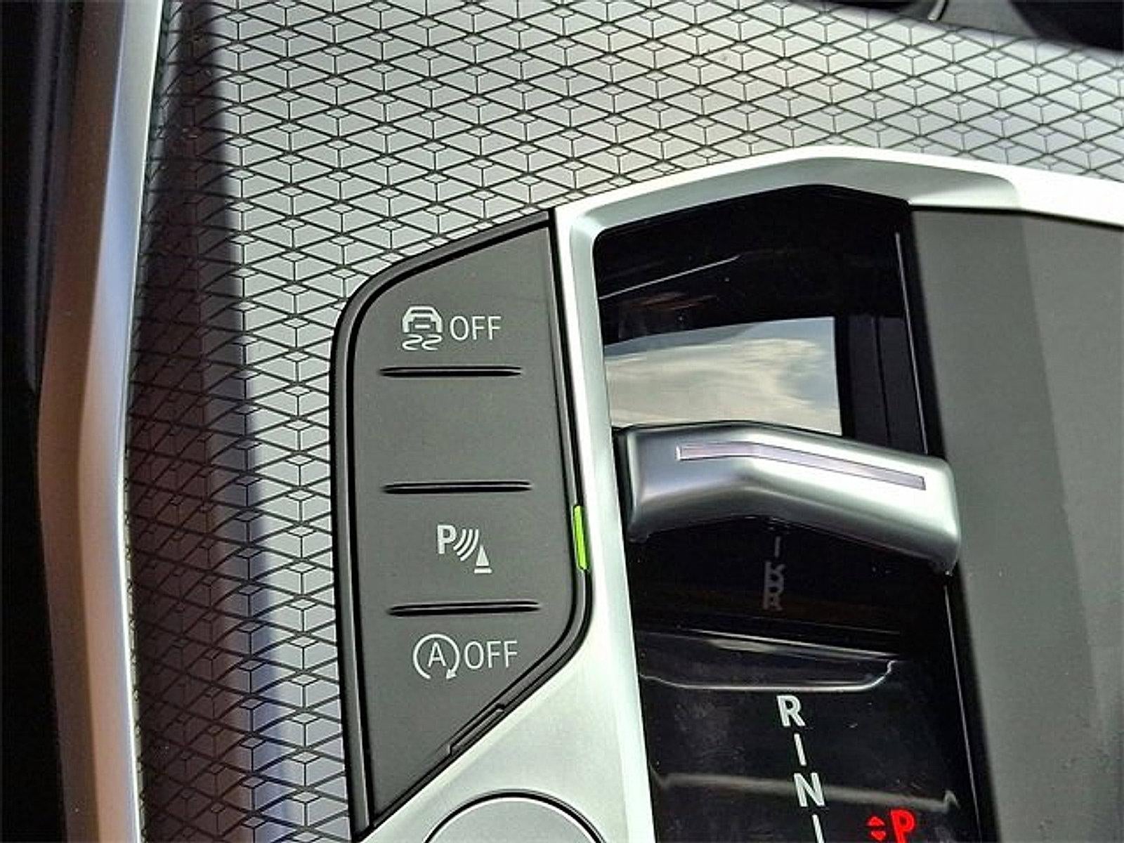 2025 BMW 330i xDrive Sedan