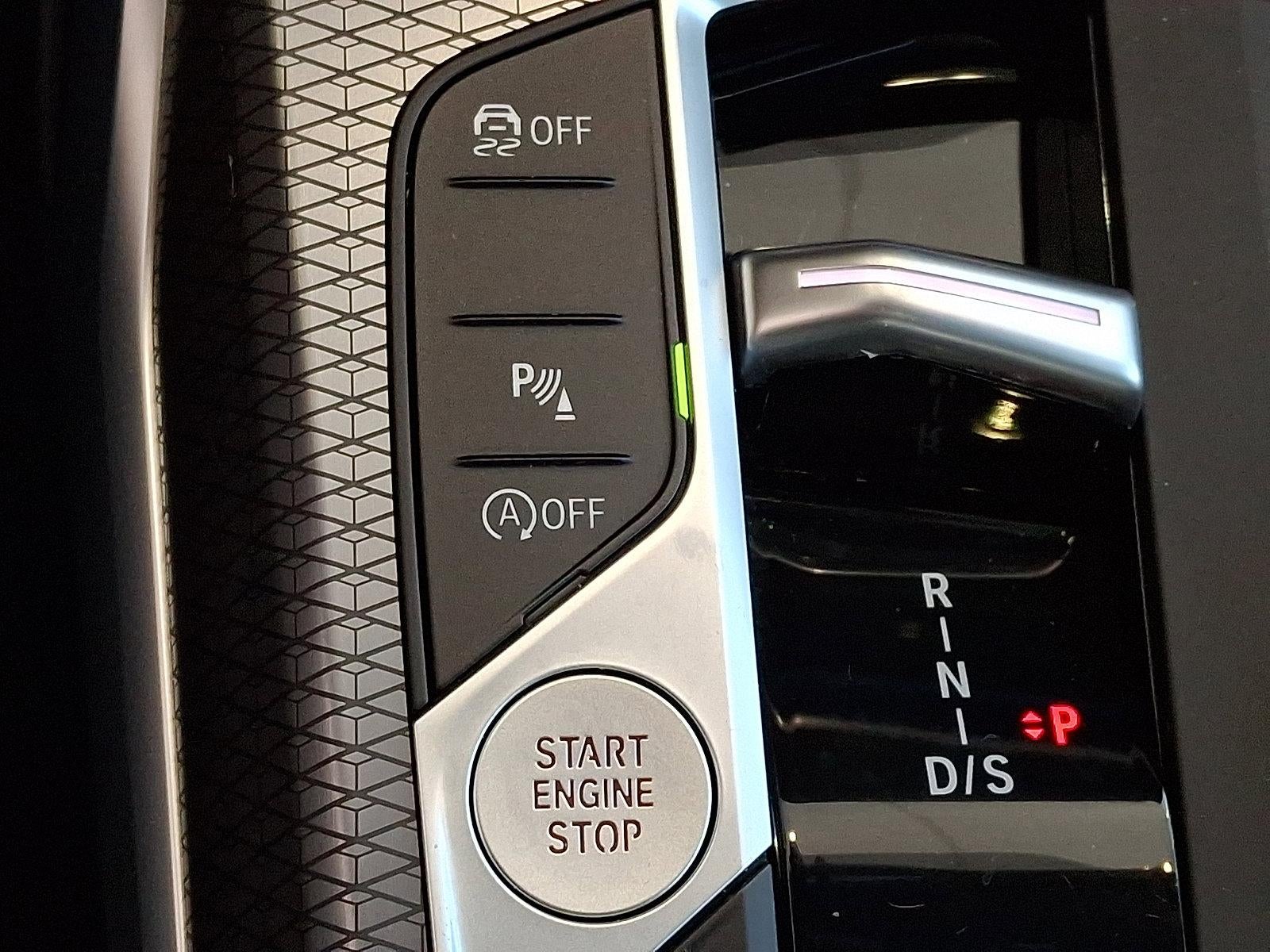 2025 BMW 330i xDrive Sedan