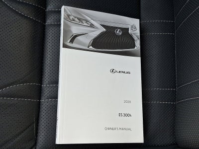 2020 Lexus ES 300h Luxury FWD