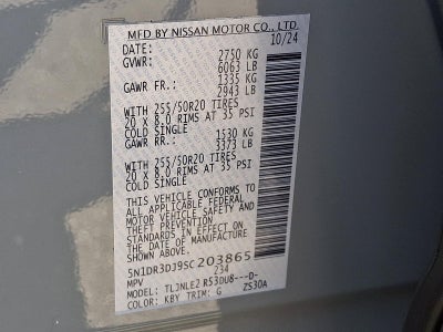 2025 Nissan Pathfinder Platinum 4WD