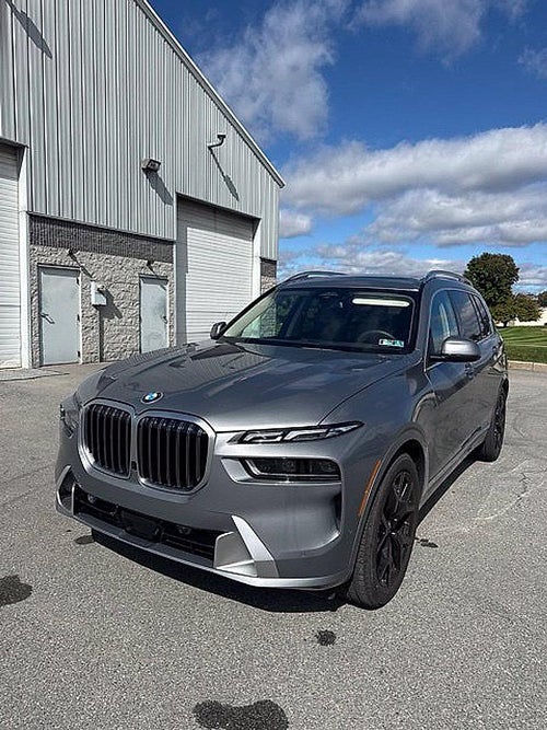 2025 BMW X7 xDrive40i Sports Activity Vehicle