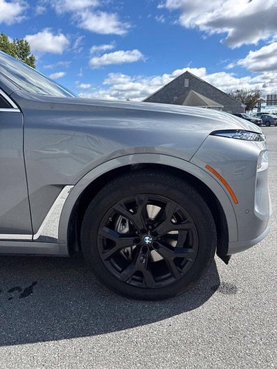 2025 BMW X7 xDrive40i Sports Activity Vehicle