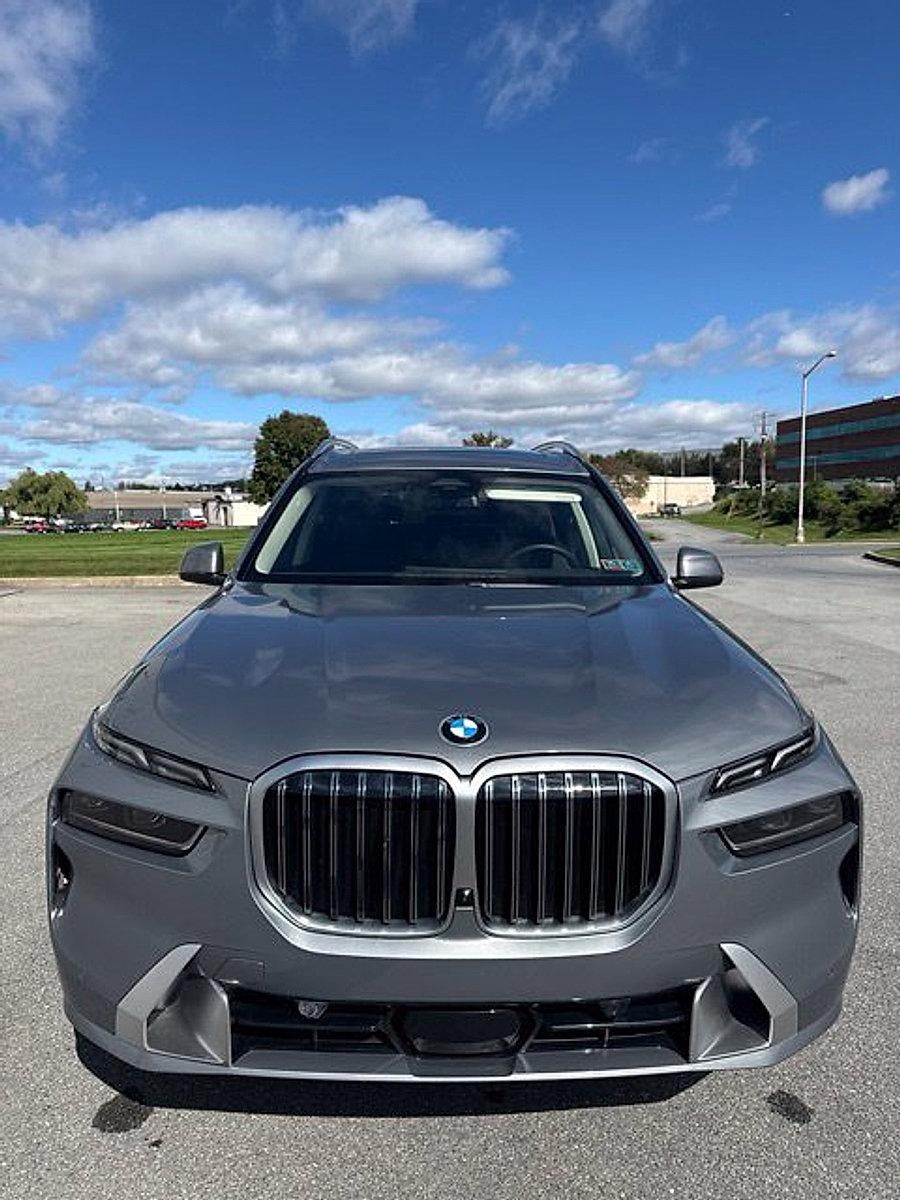 2025 BMW X7 xDrive40i Sports Activity Vehicle