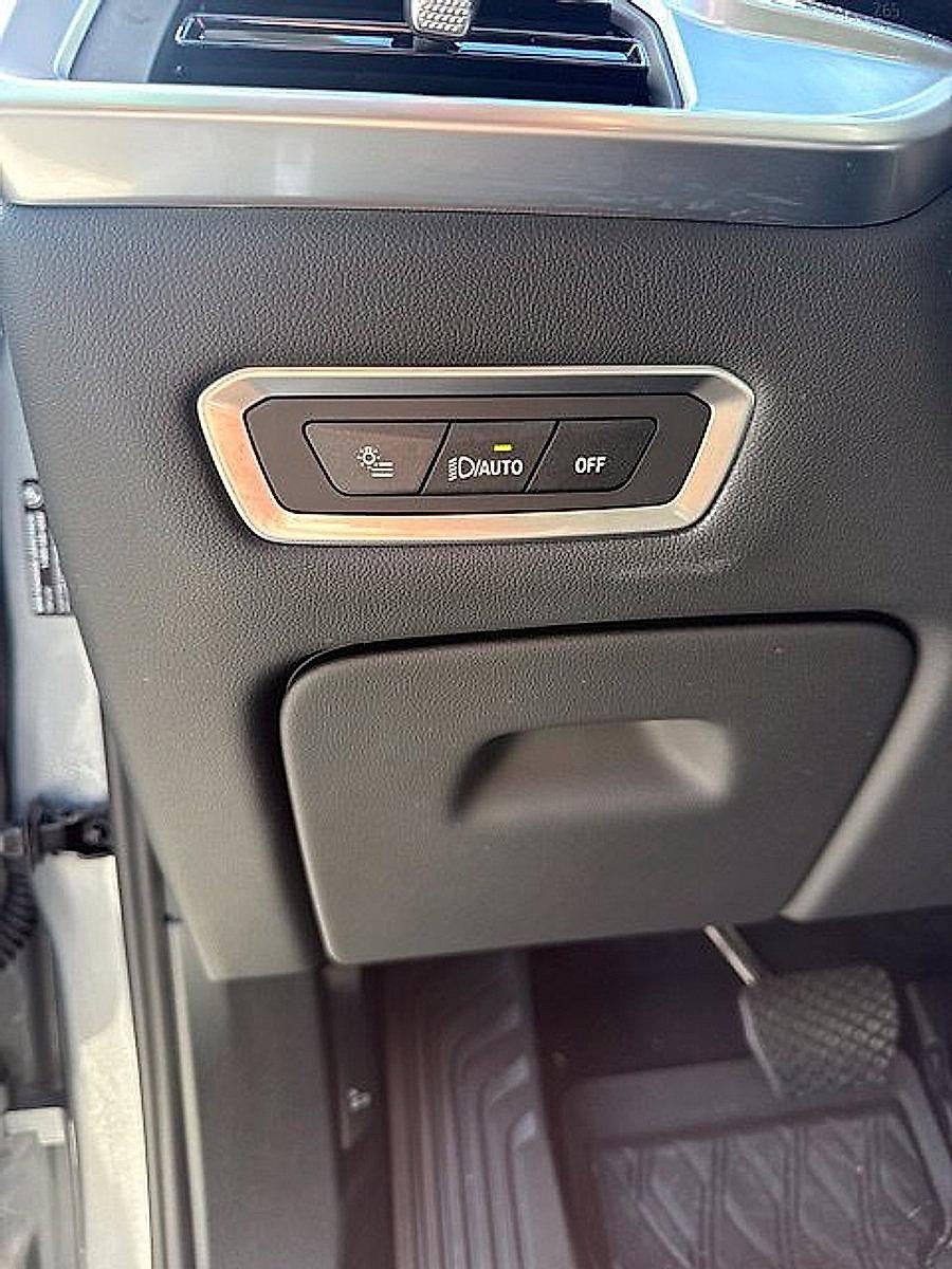 2025 BMW X7 xDrive40i Sports Activity Vehicle