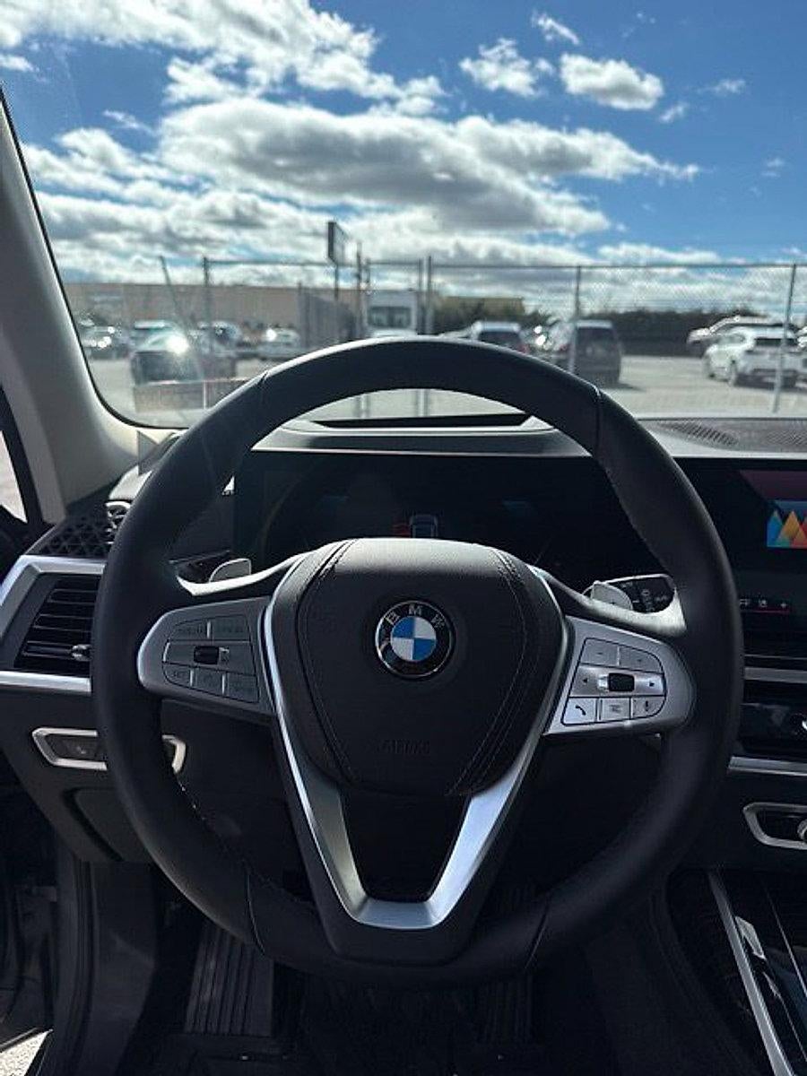 2025 BMW X7 xDrive40i Sports Activity Vehicle