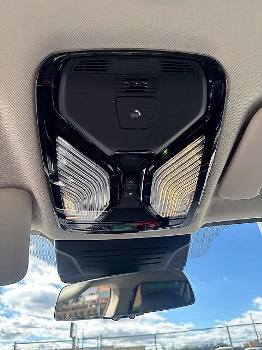 2025 BMW X7 xDrive40i Sports Activity Vehicle