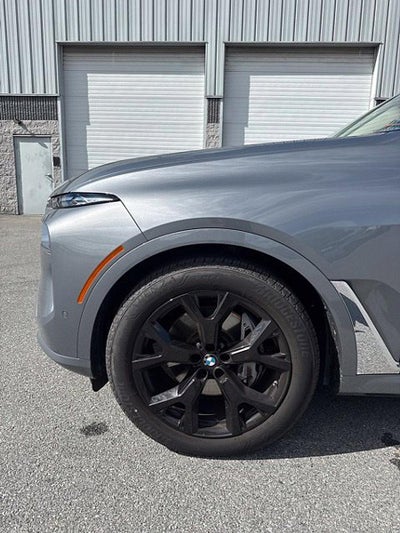 2025 BMW X7 xDrive40i Sports Activity Vehicle