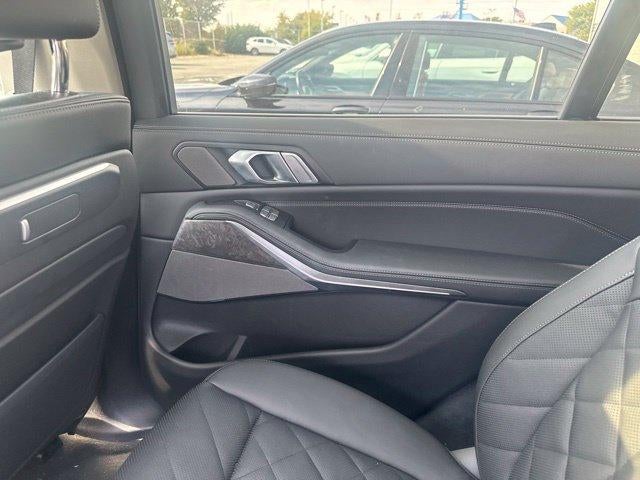 2026 BMW X7 xDrive40i Sports Activity Vehicle