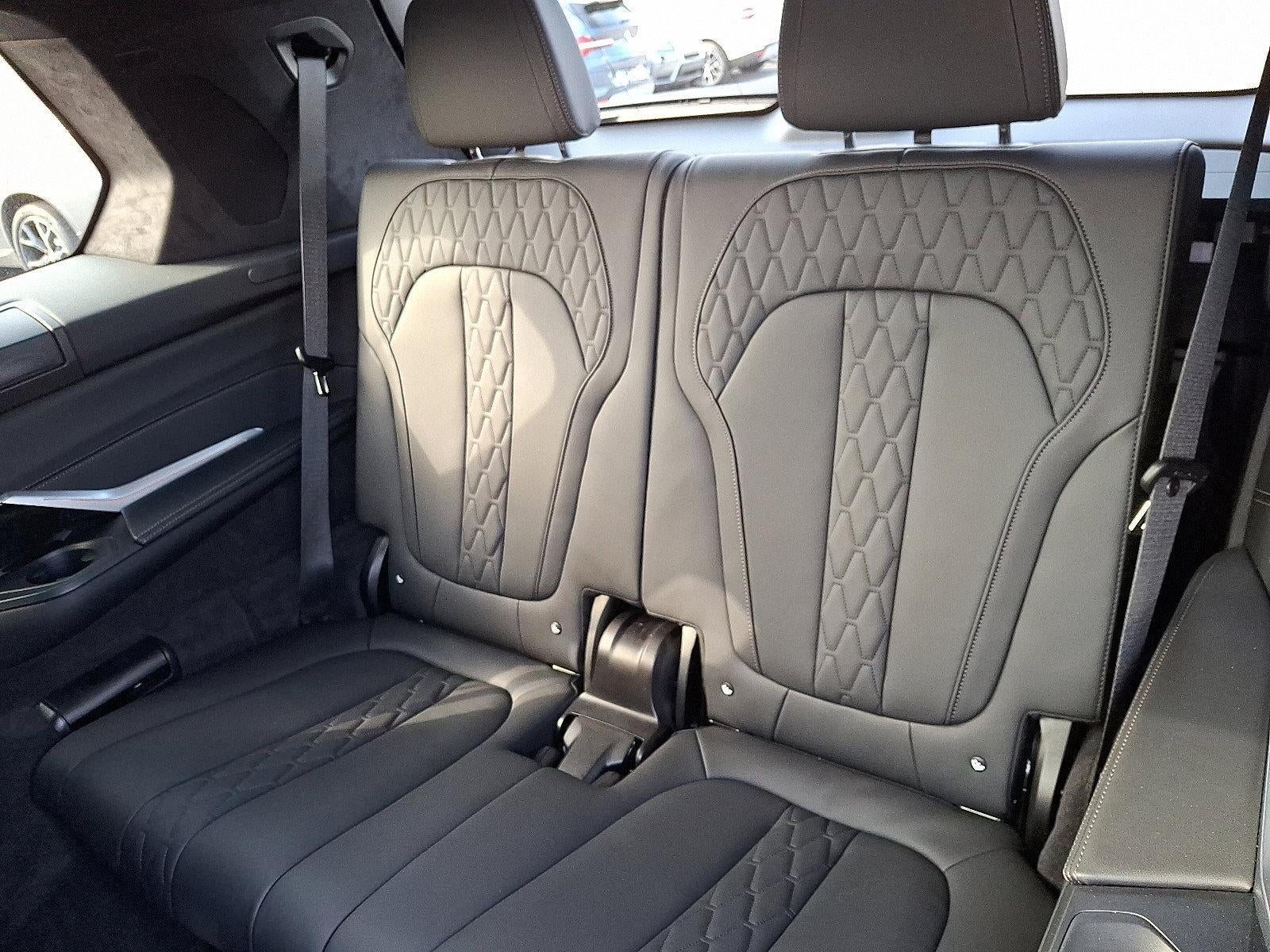 2025 BMW X7 M60i Sports Activity Vehicle